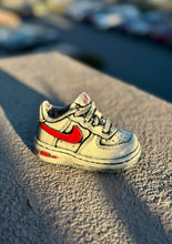 Load image into Gallery viewer, Baby AF1 Blk &amp; Red Planter
